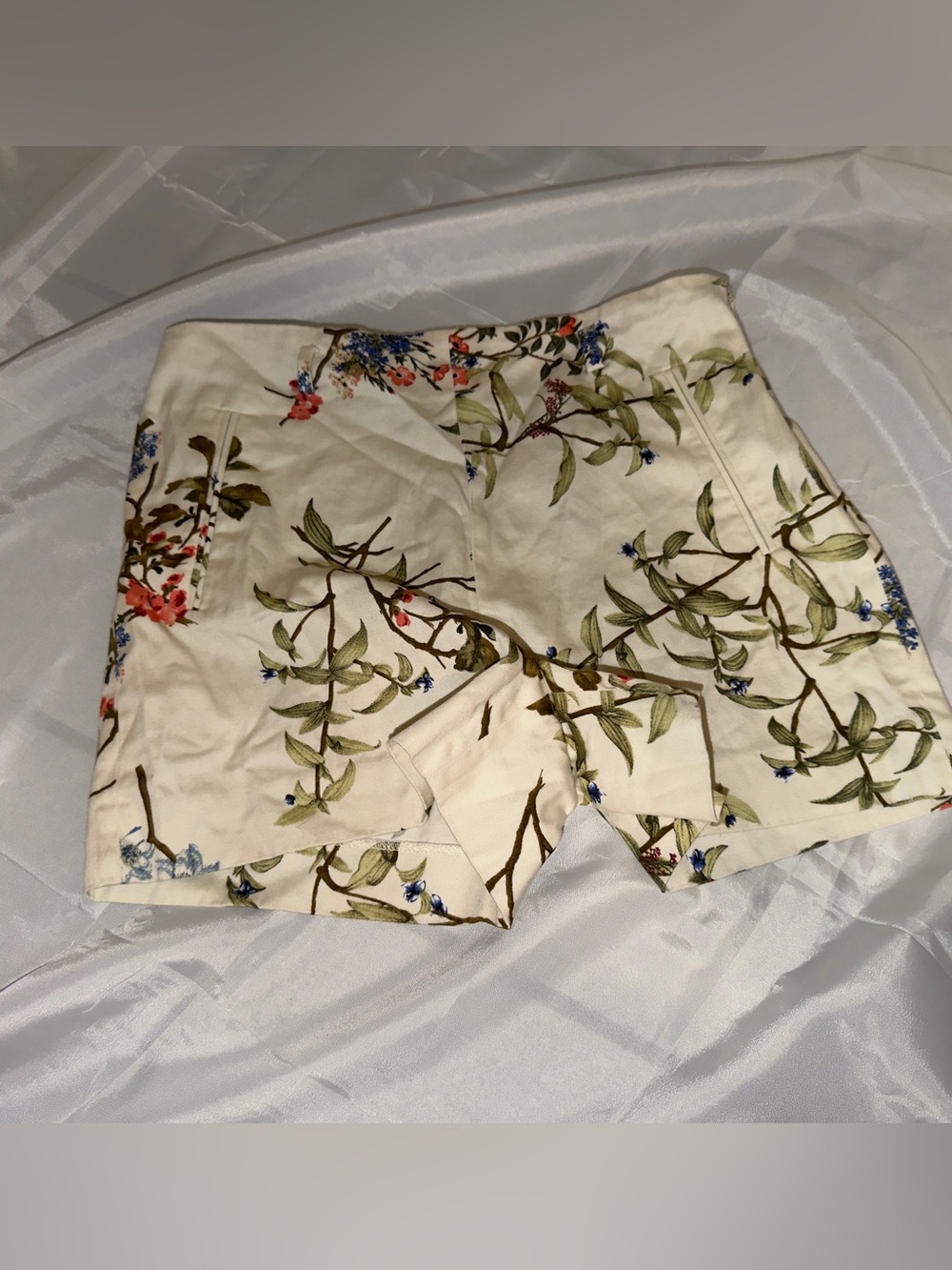 Zara Cream Floral Print Women's Shorts